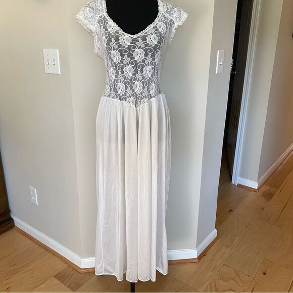 Cine Star Vintage Lace White Long Nightgown Medium - Picture 7 of 14